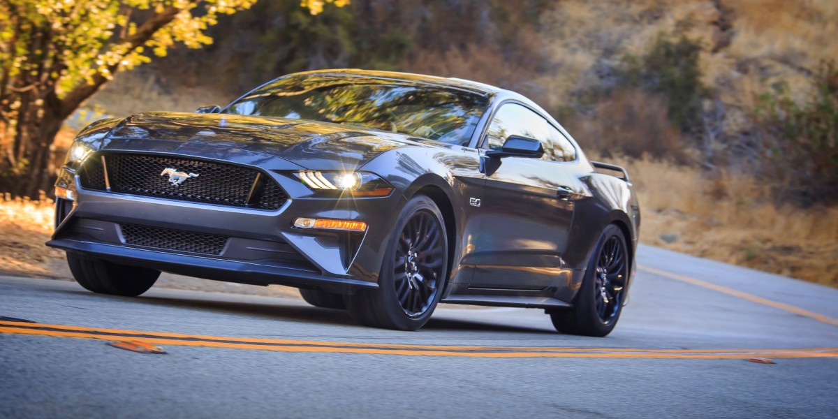 Renting Ford Mustang V8 in Dubai