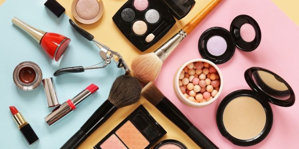 Trends Shaping the North America Cosmetics Market: A Comprehensive Overview