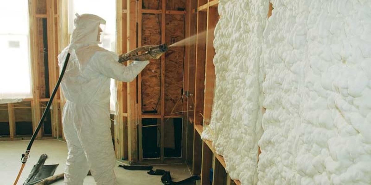 Efficient Insulation: Spray Foam in Mississauga