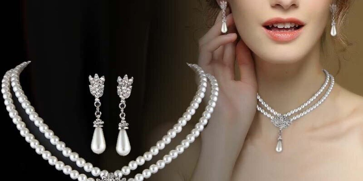 Pearl Bridal Jewelry: Classic Elegance for Modern Brides