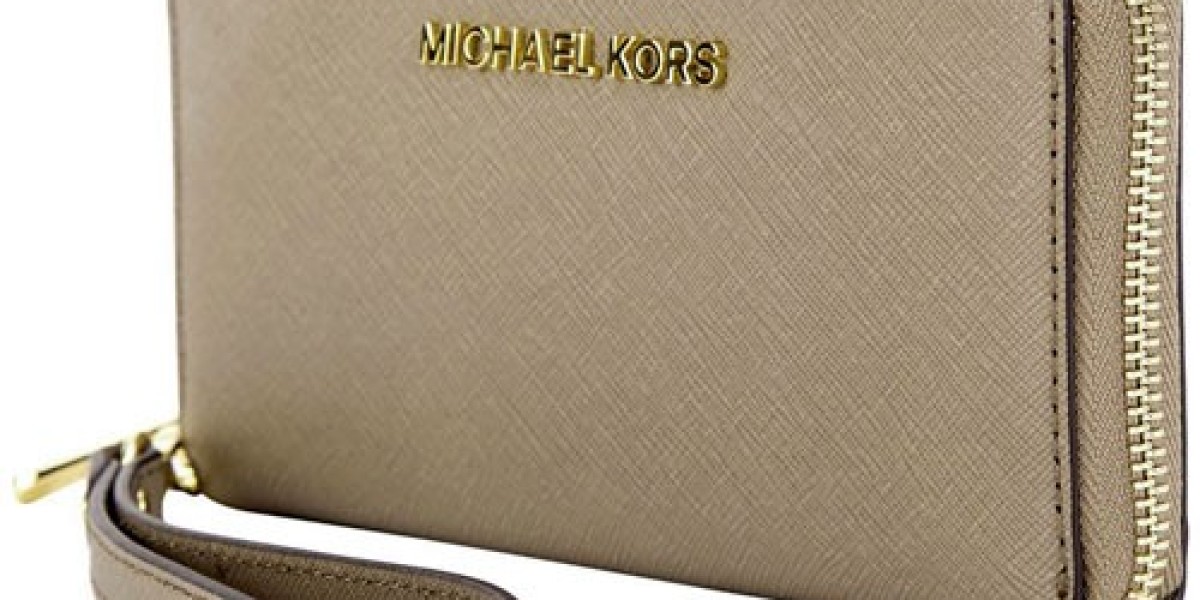 時尚與實用的完美結合：Michael Kors 手拿包全方位解析