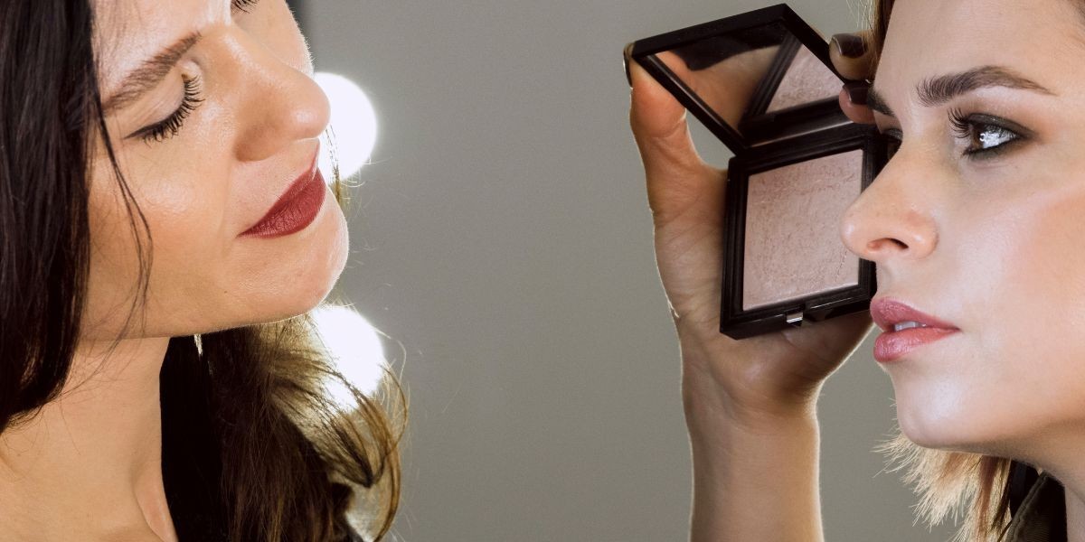 Best Makeup Products for Covering Dark Circles and Spots